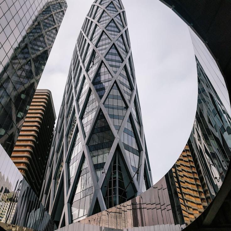 Parents evaluating schools in Netherlands